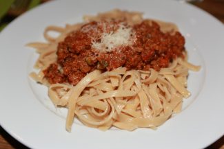 Vegetarische Bolognese mit frischen Teigwaren